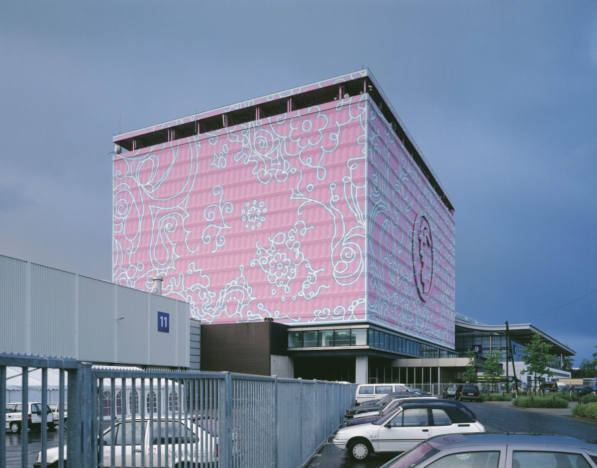<I>Pink Building</i>, 2000
</br> installation view, Expo 2000, Hannover