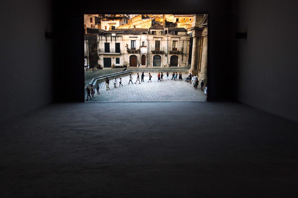 <I>Lives In Transit</i>, 2013
</br> installation view, Galerie Nationale du Jeu de Paume, Paris