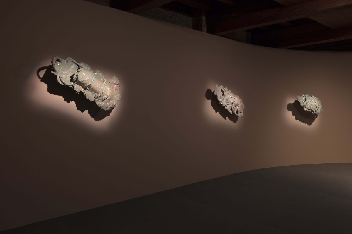 <i>luogo e segni</i>, 2019
</br>
installation view, Punta della dogana, Venice