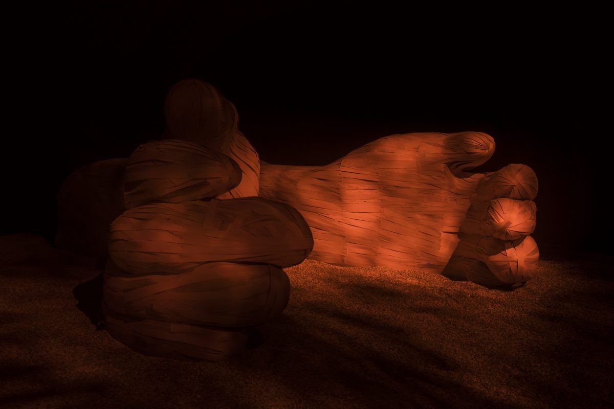 <i>Le concert (figure 6)</i>, 2022 </br>
wood, wood chips, charcoal, stapples, screws</br>
left: 110 x 392,2 x 105,5 cm / 43.3 x 154.4 x 41.5 in
</br>right: 121 x 404 x 122,5 cm / 47.6 x 159 x 48.2 in