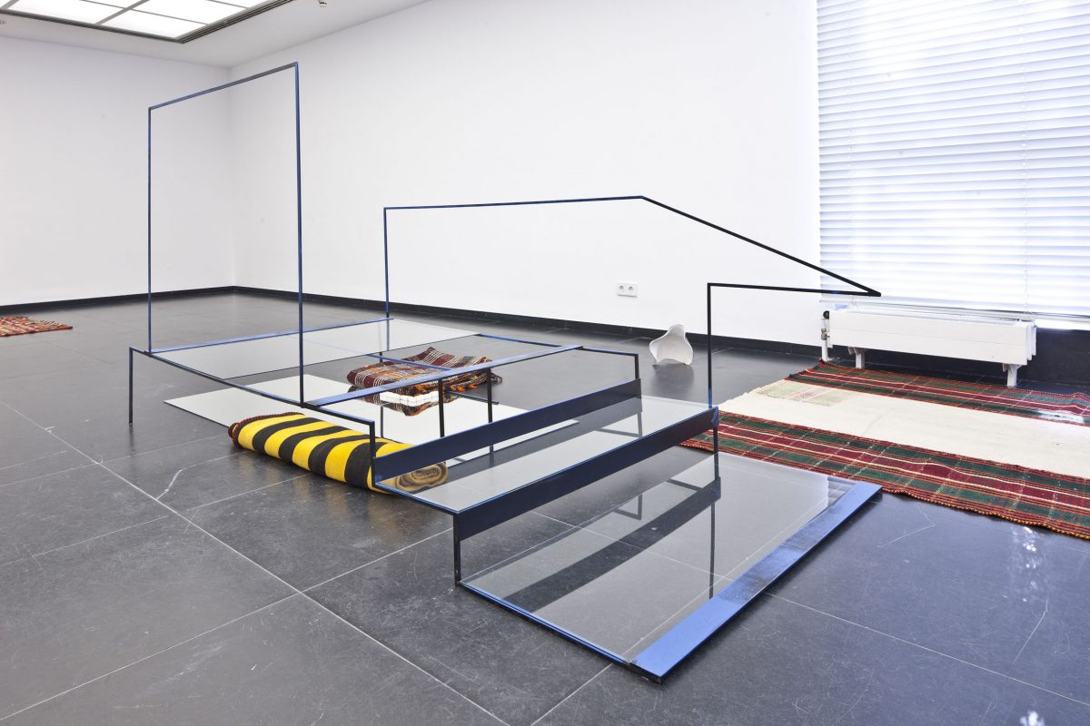 <i>Arte Essenziale</i>, 2011
</br> installation view, Frankfurter Kunstverein, Frankfurt 