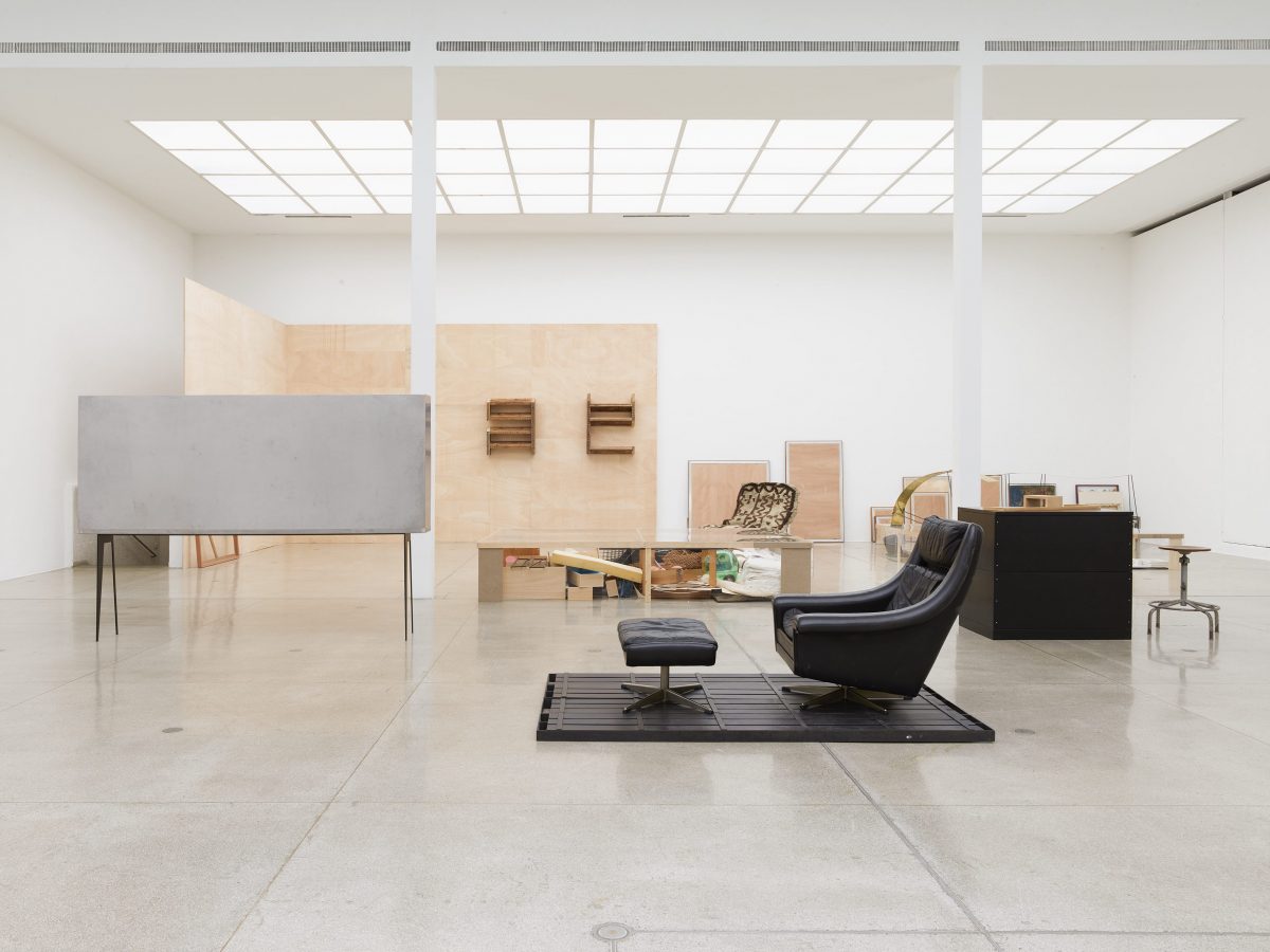 <i>To be in an upright position on the feet (studio visit)</i>, 2015
</br> installation view,  Wiener Secession, Wien