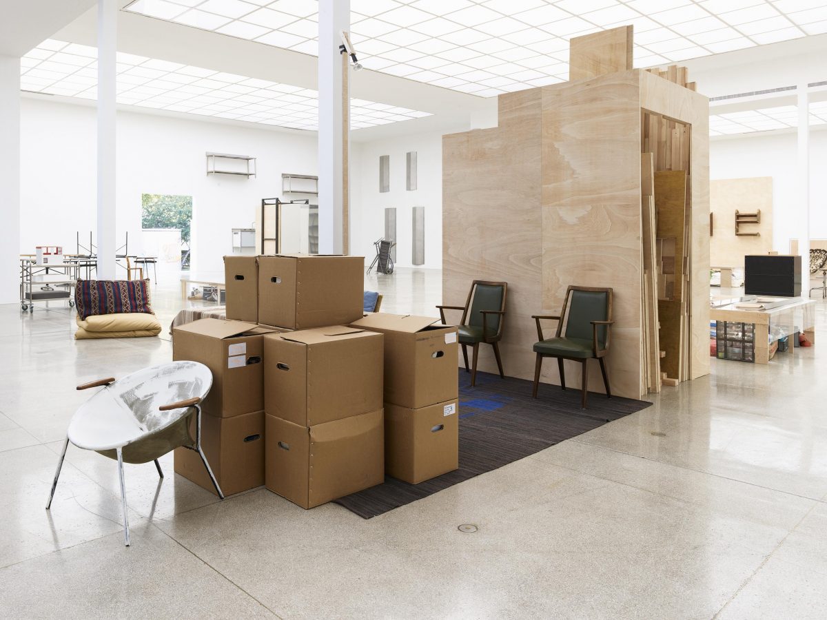 <i>To be in an upright position on the feet (studio visit)</i>, 2015
</br> installation view,  Wiener Secession, Wien