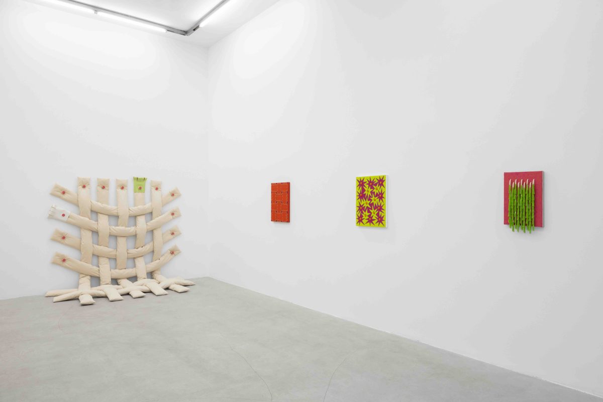 Dianna Molzan, <i>Double Take</i>, 2023 </br> installation view, kaufmann repetto, milan