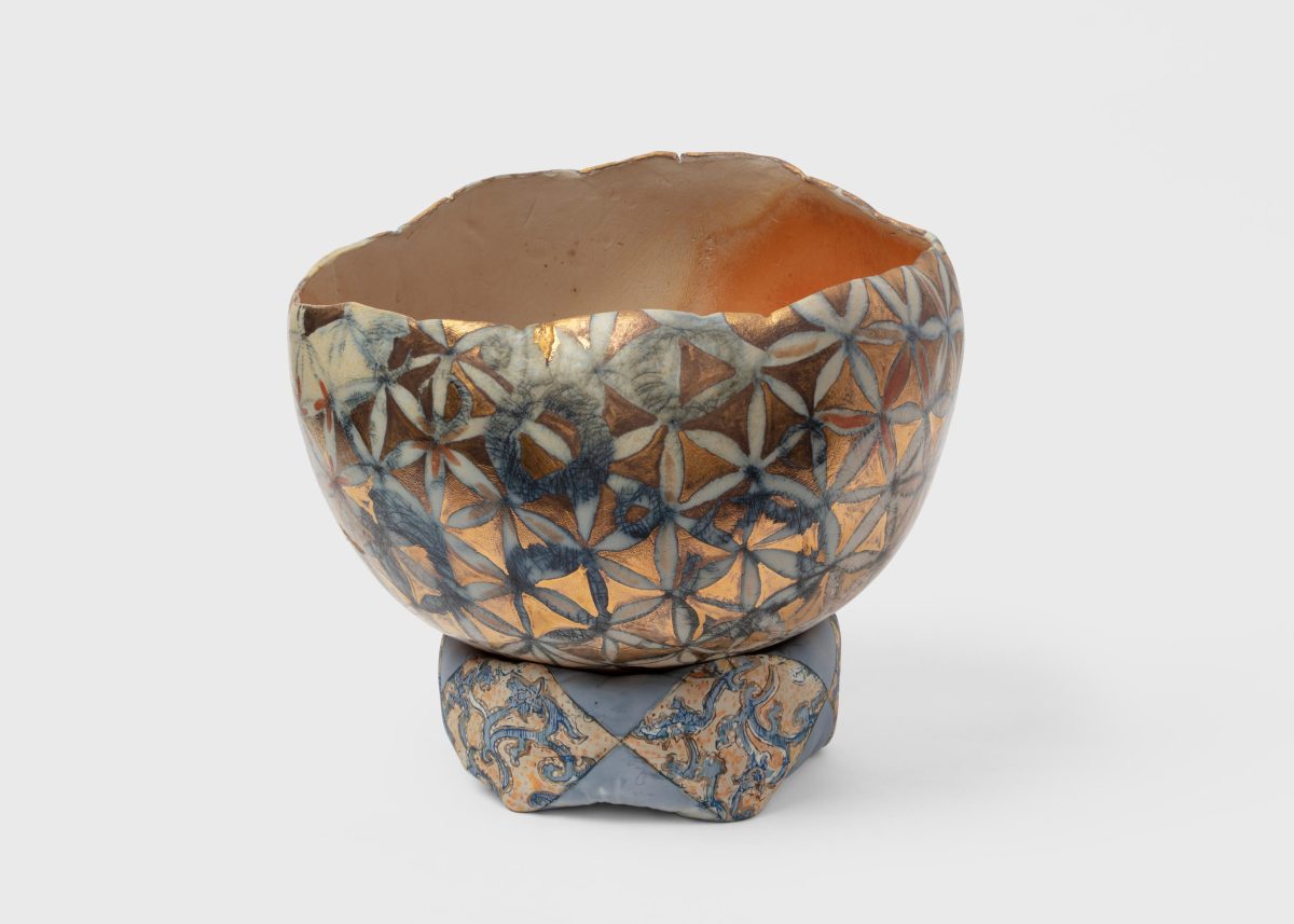 Skuja Braden, <i>Singing bowl (wheel of darma)</i>, 2007</br> porcelain</br>overall 28 x 33 x 30,5 cm / 11.5 x 13 x 12 in
porcelain pillow is 8,9 x 21,6 x 21,6 cm / 3.5 x 8.5 x 8.5 in