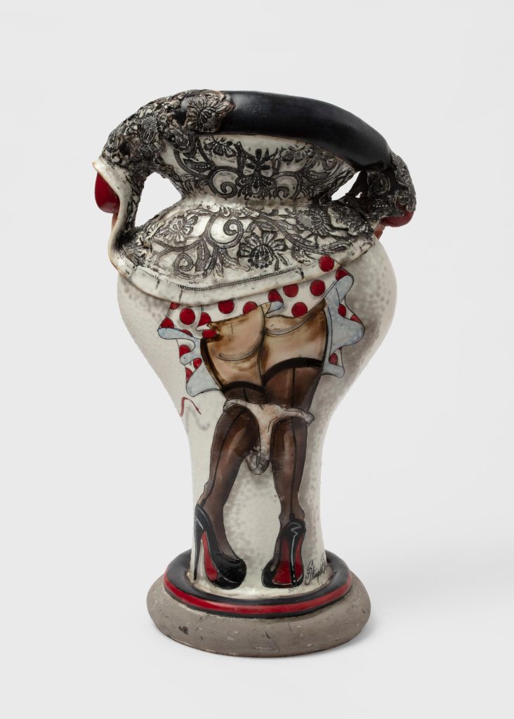 <i> Kitch My Ass!</i>, 2018 </br>porcelain</br> 79 x 40 x 32 cm / 31.1 x 15.7 x 12.6 in