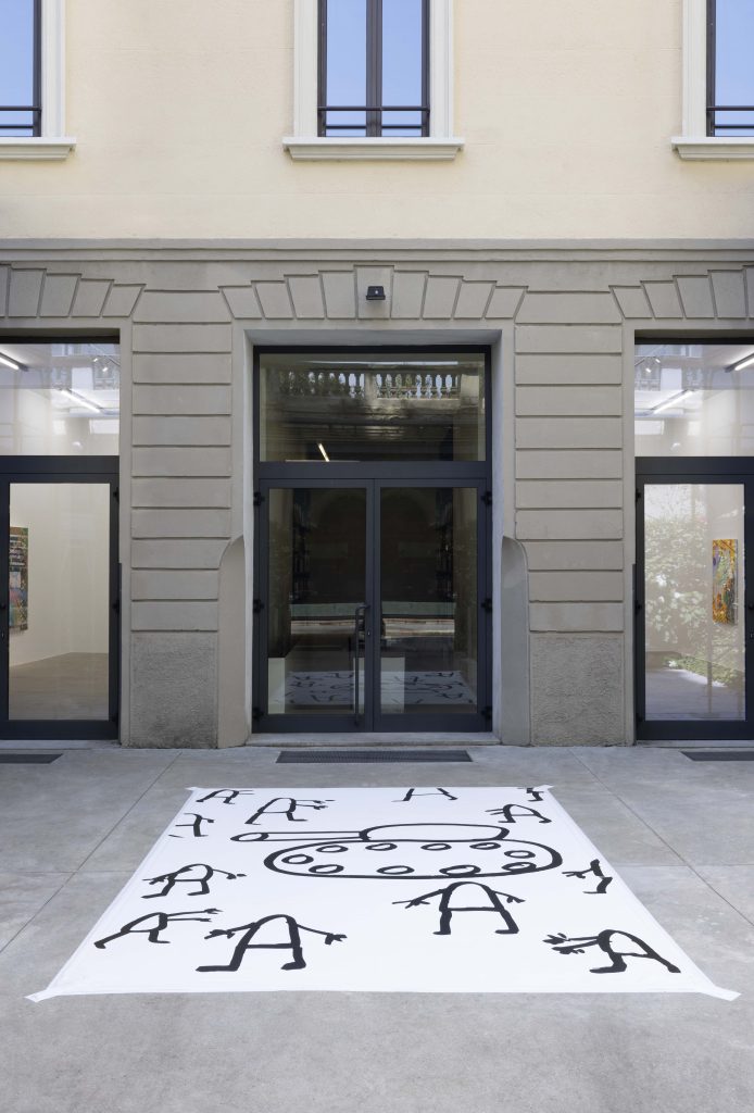 <i>drawing anarchy</I>, 2024</br>
installation view, kaufmann repetto milan