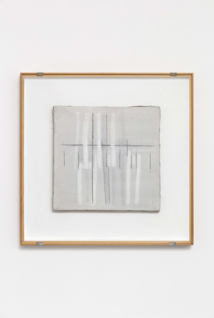 <i>esperienza h</i>, 1965 </br>
tempera and pencil on canvas</br>
41 x 41 x 4 cm / 16 x 16 x 1.5 in
