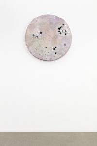 <I>pink moon</i>, 2019
</br>
jesmonite, fibreglass, spray paint
</br>
ø 78 cm / ø 30.7 in