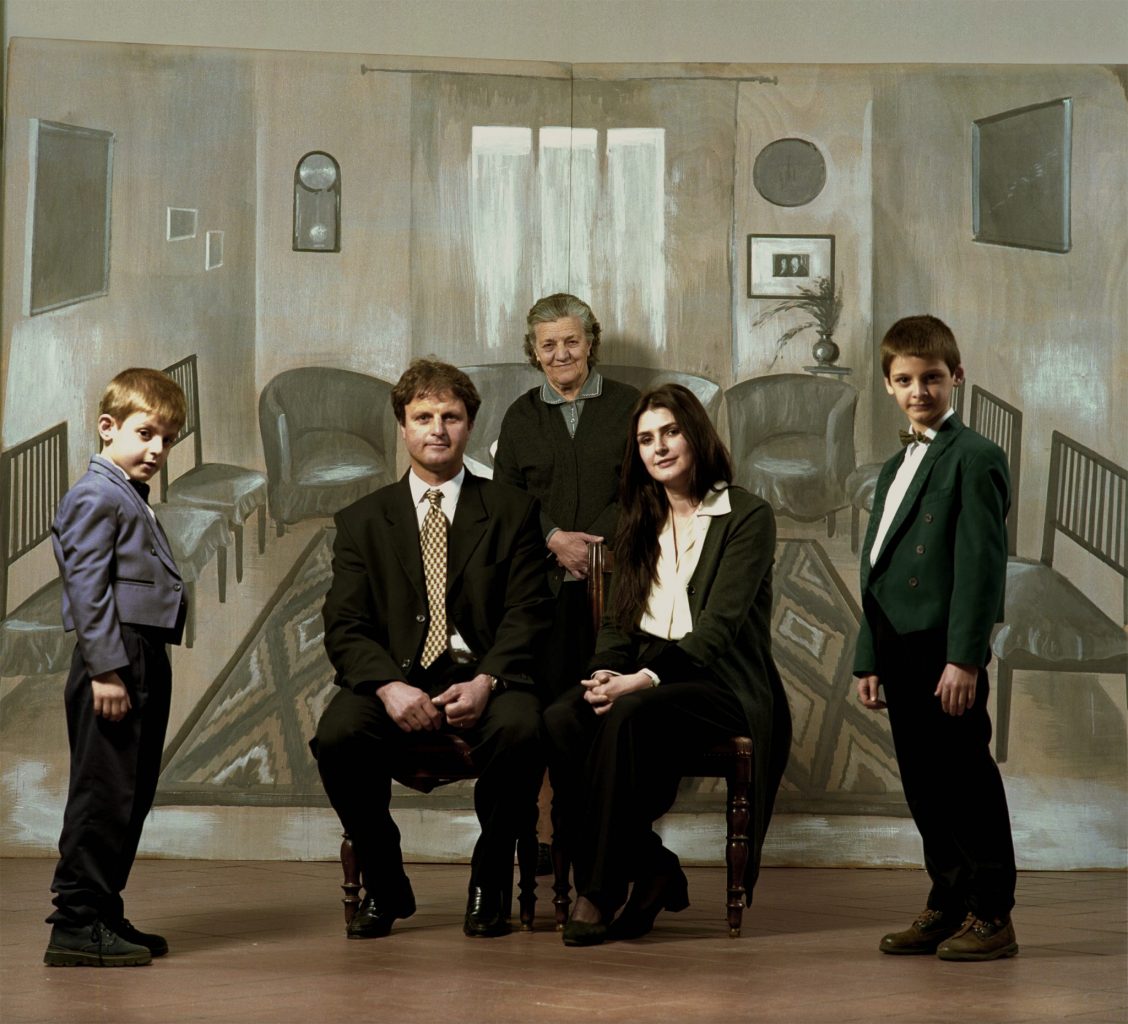 <i>back home</i>, 2001
</br>
photograph, 105 x 125 cm / 41.3 x 49.2 in>
