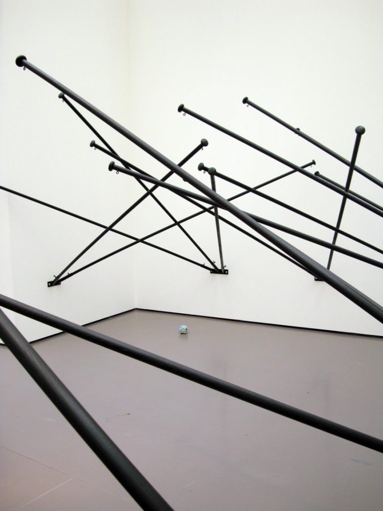 <i>fantasia (empty flag)</i>, 2008
</br>
installation view, kunsthaus zurich, zurich>