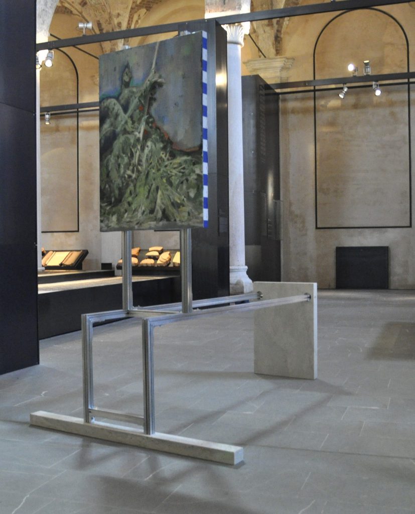 <i>Uno più uno uguale tre</i>, 2014
</br>
installation view, museo archeologico san lorenzo, cremona>