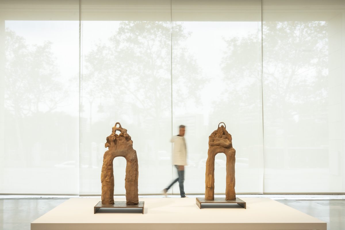 <i>Simone Fattal. Suspension of Disbelief</I>, 2024</br>
installation view, IVAM, Valencia</br>
© Miguel Lorenzo>