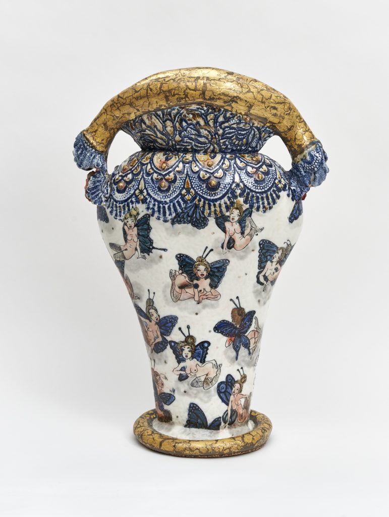 <i> Chrysalis</i>, 2008</br> porcelain </br>57 x 40 x 20 cm / 22.5 x 16 x 8 in>