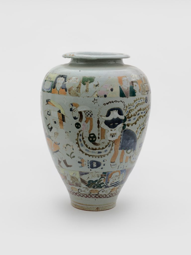 Magdalena Suarez Frimkess and Michael Frimkess, <i>Untitled</I>, 1984</br>
glazed ceramic</br>
63,5 x 48,5 x 48,5 cm / 25 x 19 x 19 in>