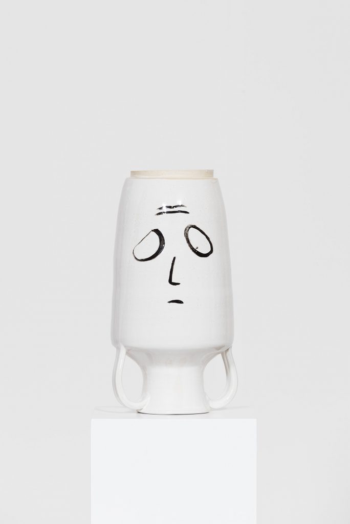 <i>erschöpfte vase</i>, 2017 
</br>
pottery and lacquer, 32 x 18 x 18 cm / 12.6 x 7.1 x 7.1 in
</br>
installation view, mudam, luxembourg
>