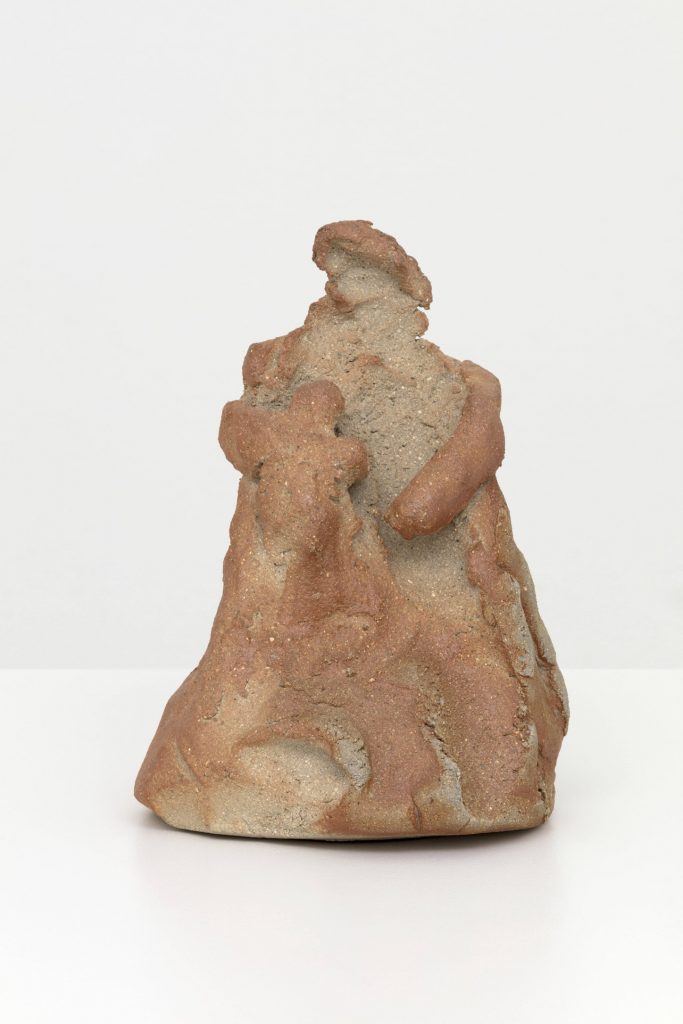 <i>mother and child</i>, 2019</br>
stoneware</br>25 x 17,5 x 17,5 cm / 9.8 x 6.9 x 6.9 in