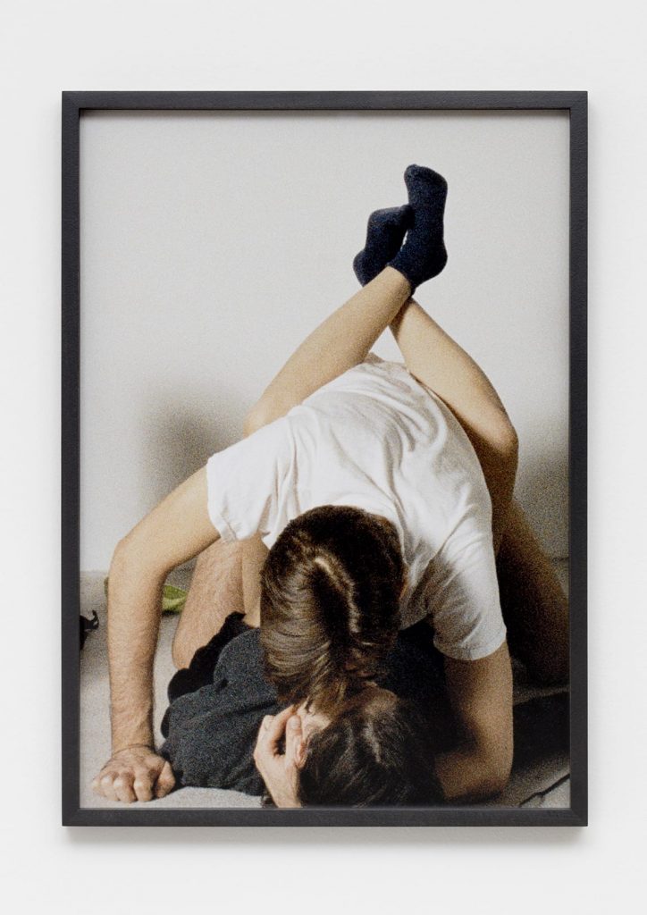 <i>untitled (kiss)</i>, 2016
</br>
inkjet print, 61 x 43,2 cm / 24 x 17 in >