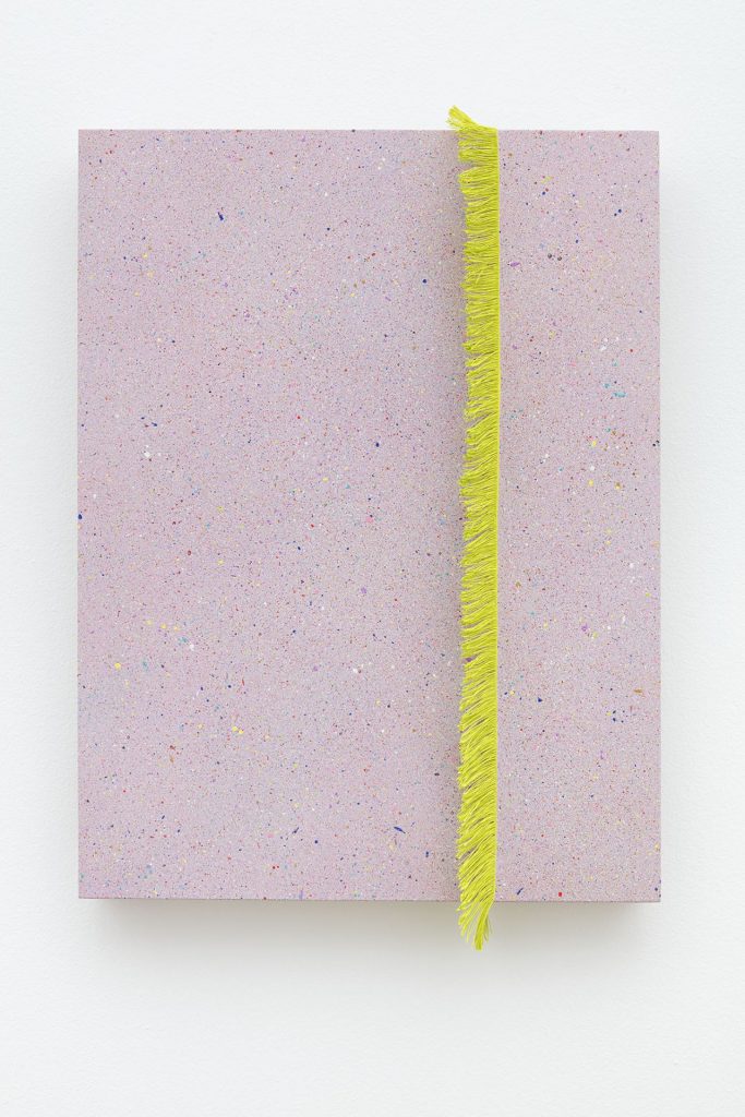 <i>untitled</I>, 2015
</br>
oil on canvas, 76,2 x 57,2 x 12,7 cm / 30 x 22.5 x 5 in
>