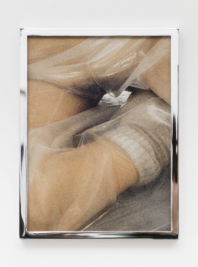 <i>plastic/sock</i>, 2016
</br>
inkjet print, 6,6 x 26 cm / 14 x 10.5 in >