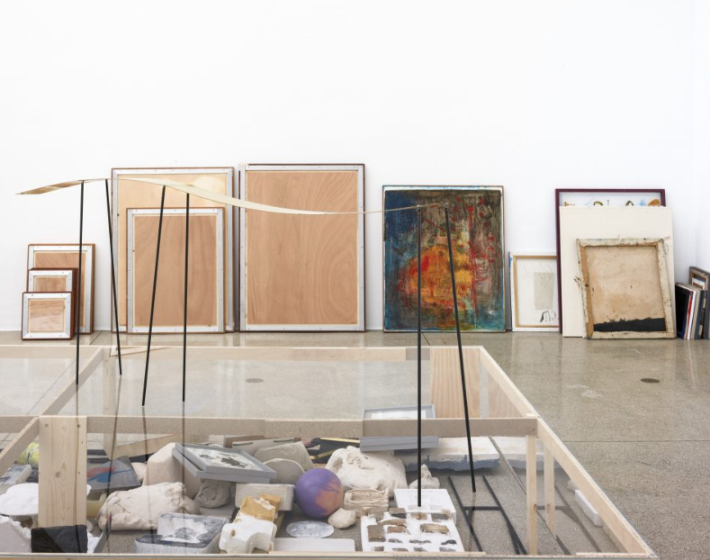 <i>to be in an upright position on the feet (studio visit),</i> 2016 </br> installation view, secession, vienna>