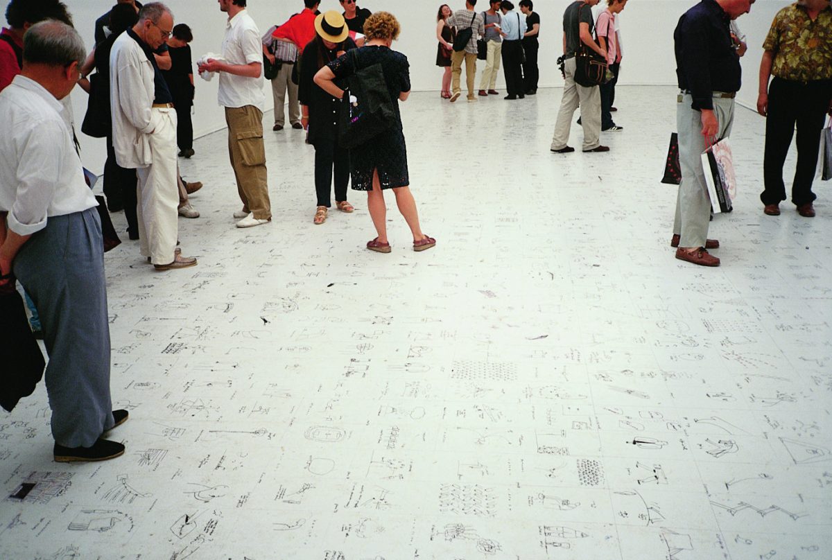 <i>dan perjovschi</I>, 1999
</br>
installation view, romanian pavilion, 48th venice biennial, venice>