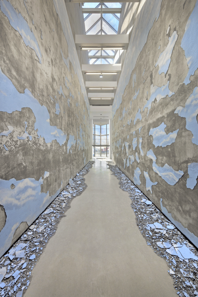 <i>cross fade</i>, 2016
</br> 
paint, plaster, concrete, variable dimensions
</br>
installation view, the power plant, toronto>