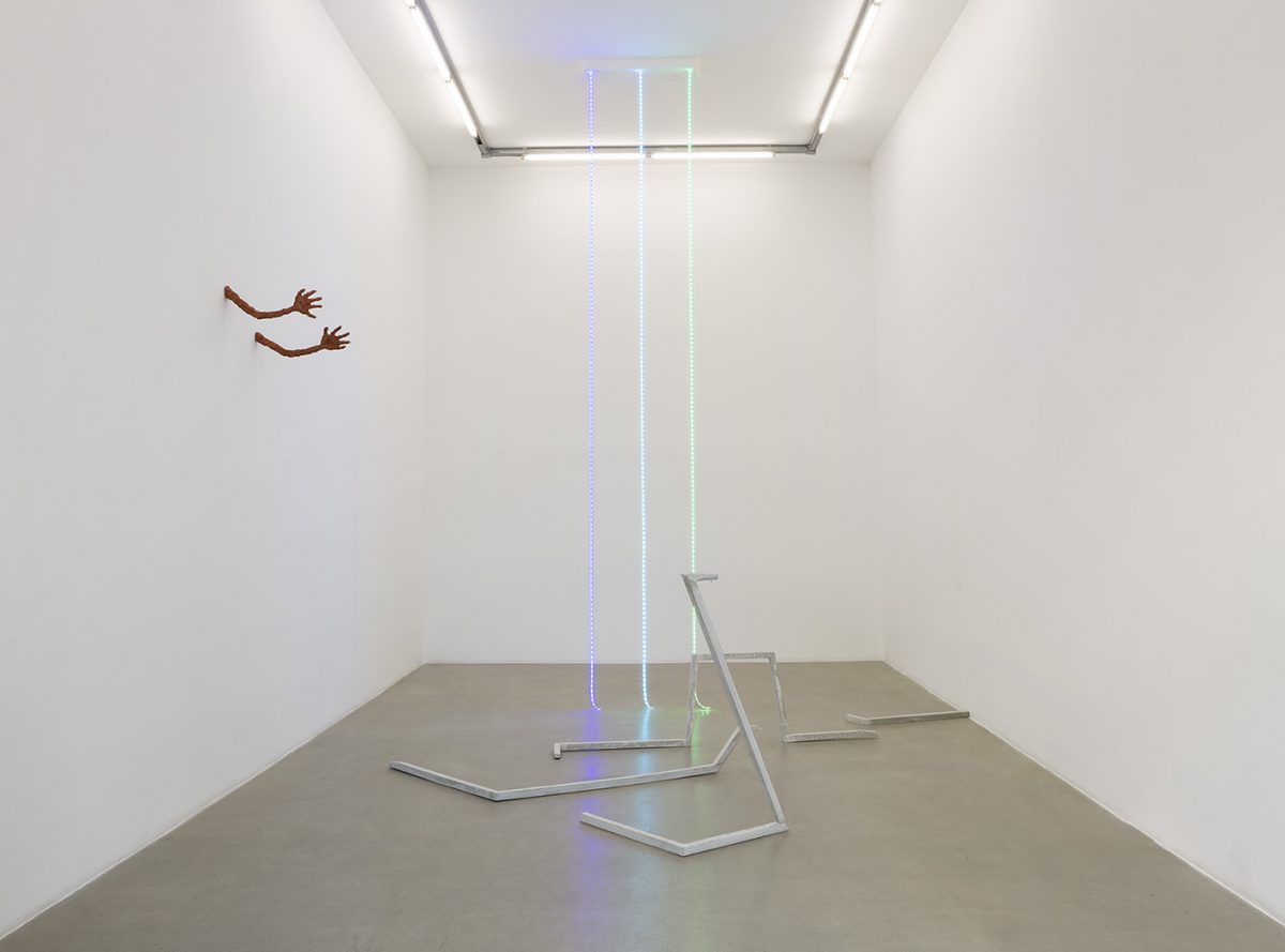 <i>!hear rings!</i>, 2016 
</br>
installation view, kaufmann repetto, milan
>