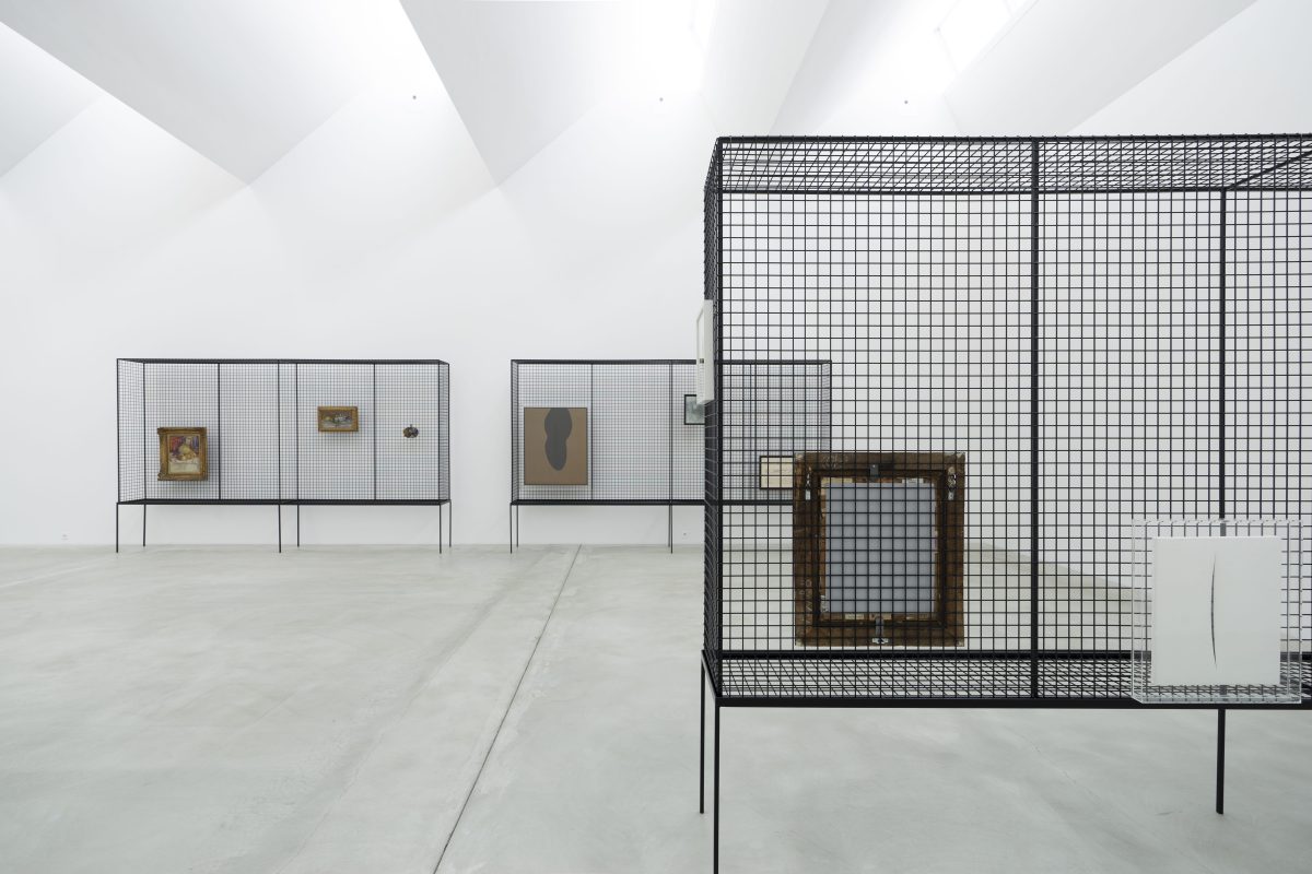 <i>one is so public, and the other, so private., </i> 2019 </br> installation view, kunst museum winterthur, winterthur


>