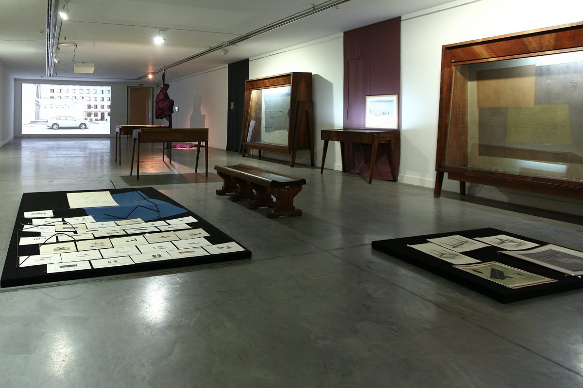 <i>re: museum-zeitgenössische kunst aus deutschland, georgien, armenien und aserbaidschan, </i> 2014 
</br>
installation view, the national gallery, tbilisi
>