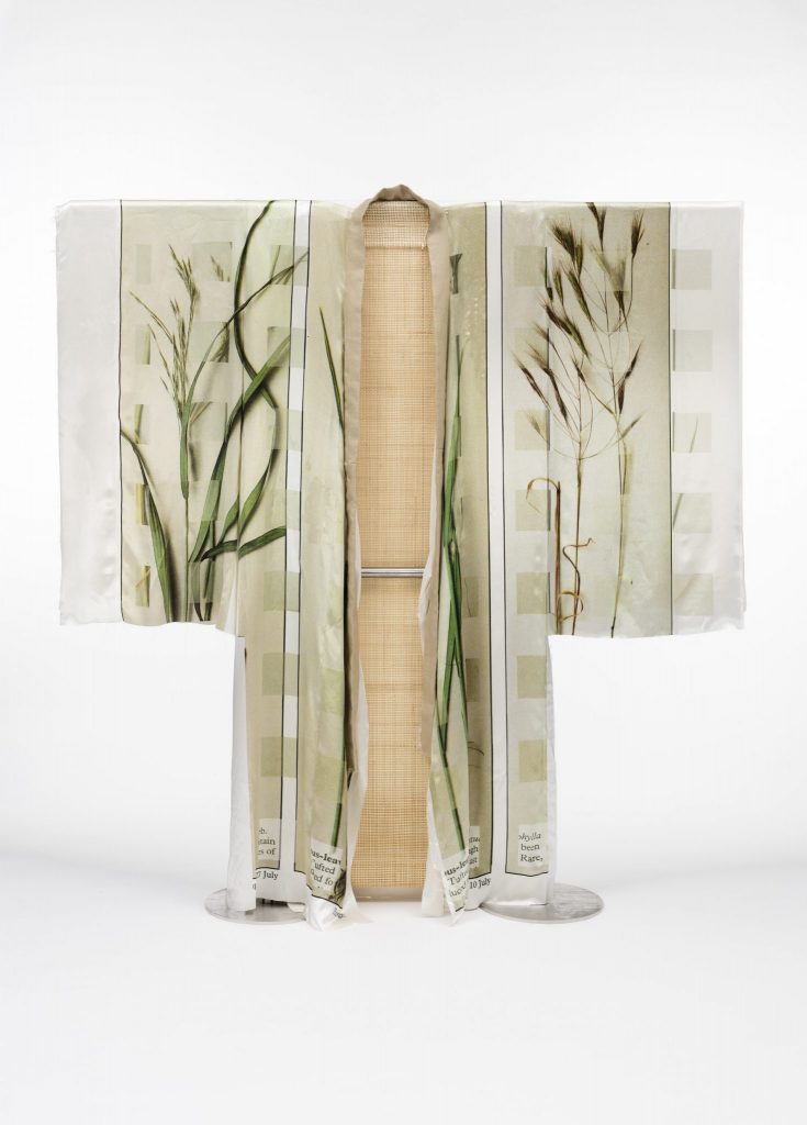 <i>british grasses kimono</i>, 2015 
</br>
digitally printed silk, cotton, wicker, cotton rope
</br>
stainless steel frame
</br>
160 x 160 x 30 cm / 63 x 63 x 11.8 in
</br>
installation view, the hepworth wakefield, wakefield
>