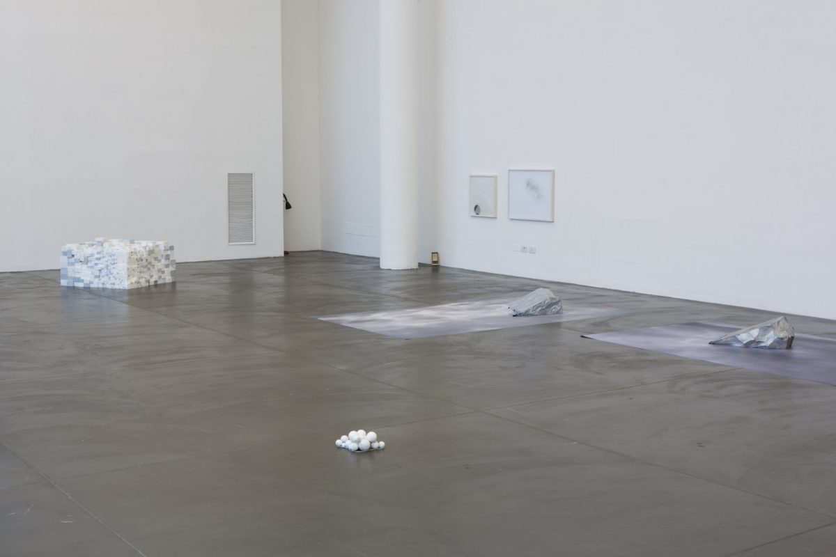 <i> finalmente solo / enfin seul</i>, 2014
</br>
 installation view, MA*GA museo arte gallarate, gallarate>