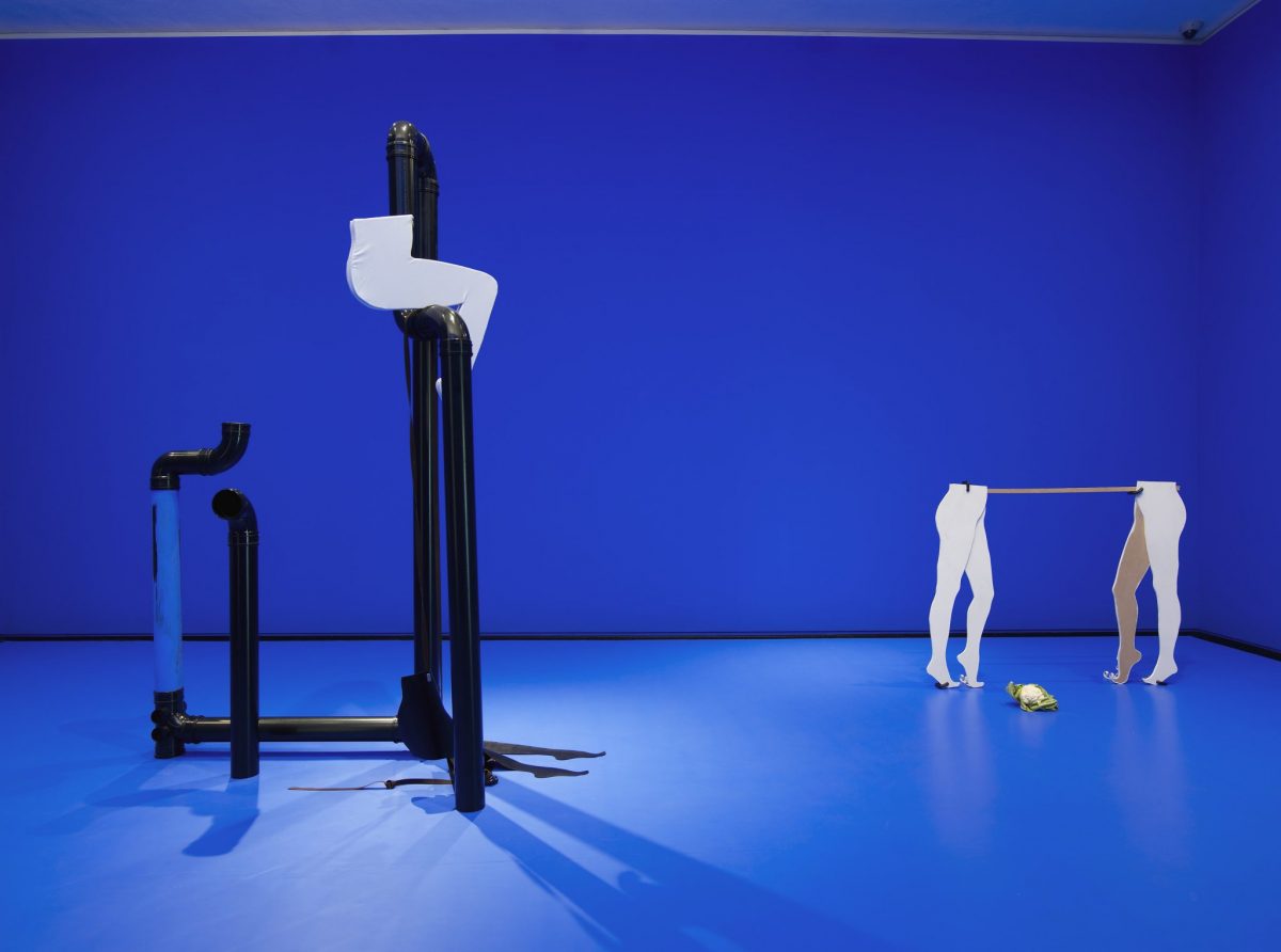 <i>sorry i'm late</i>, 2012 
</br>
installation view, firstsite, colchester
>