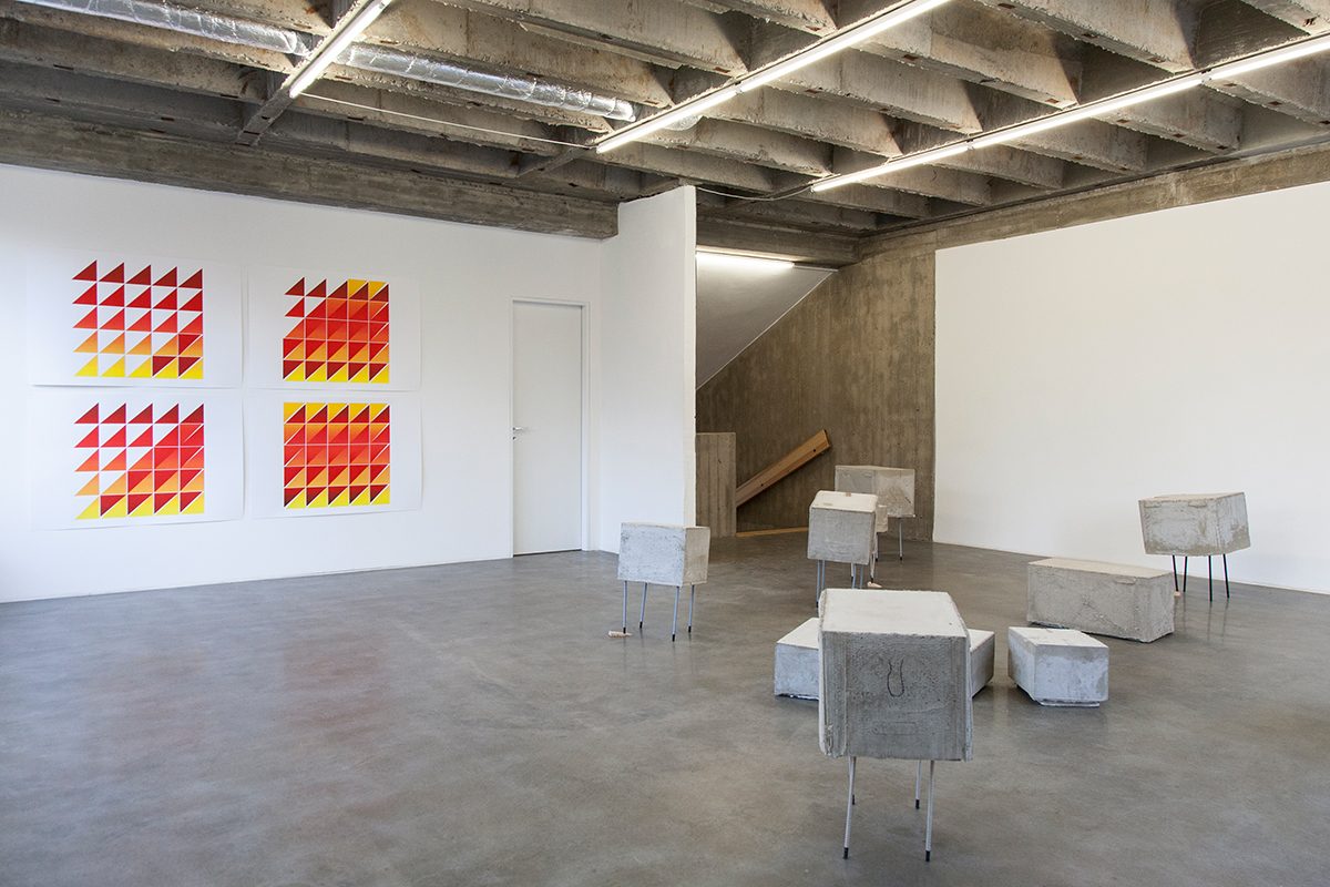 <i>untitled (1)</i>, 2014 
</br>
installation view, praxes center for contemporary art, berlin
>