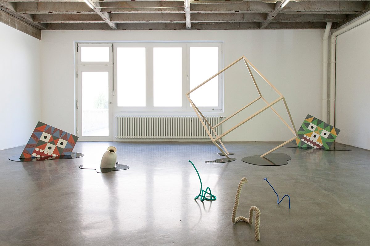 <i>untitled (4)</i>, 2014 
</br>
installation view, praxes center for contemporary art, berlin
>