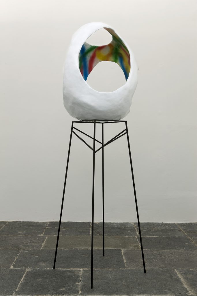 <i>open ends</i>, 2009
</br>
jesmonite, paper-machè, wire, spray painted steel stand
</br>
208 x 71 x 71 cm / 81.9 x 27.9 x 27.9 in>