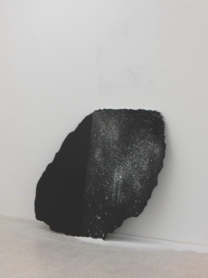 <i>immagine seme (seed-image)</i>, 2010
</br>
black belgian marble, wall-dust,  140 x 145 x 2 cm / 55.1 x 57.1 x 0.8 in>