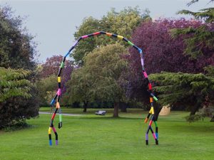 <i>someone and someone</i>, 2007
</br>
installation view, frieze sculpture park, london