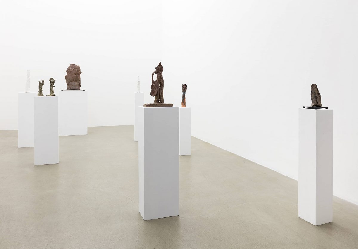<i>standing figures</i>, 2016
</br>
installation view, kaufmann repetto, milan
>