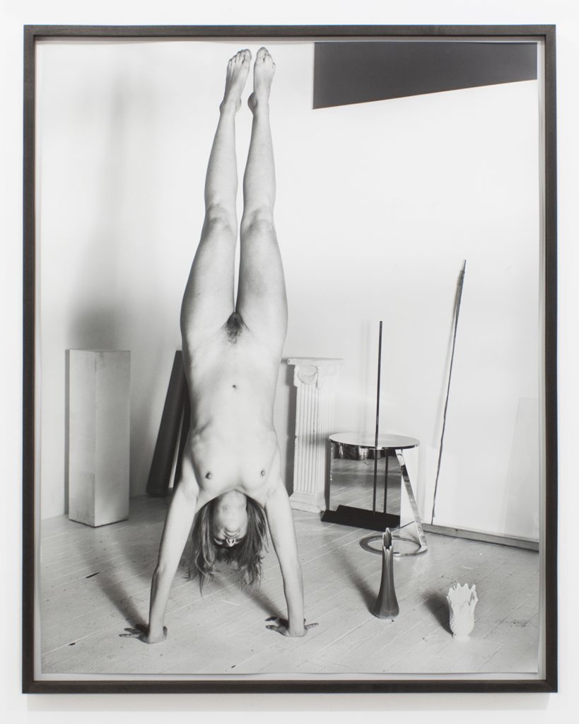 <i>untitled (handstand)</i>, 2011
</br>
silver gelatin print, 101,6 x 76,2 cm / 40 x 30 in >