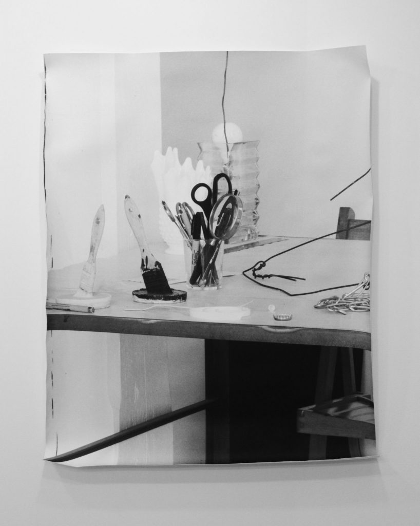 <i>untitled (studio series) #2</i>, 2011
</br>
silver gelatin print, 101,6 x 76,2 cm / 40 x 30 in >