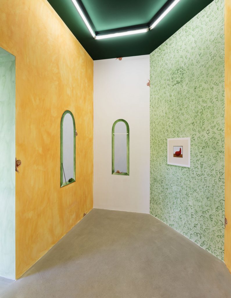 <i>snails' chapel</i>, 2015
</br>
installation view, kaufmann repetto, milan>