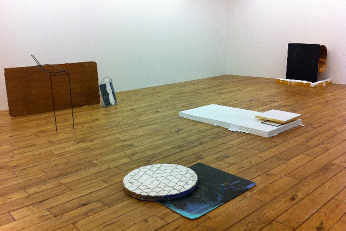 <i>let me disclose the gifts reserved for age</i>, 2011
</br>
installation view, rat hole, tokyo
>