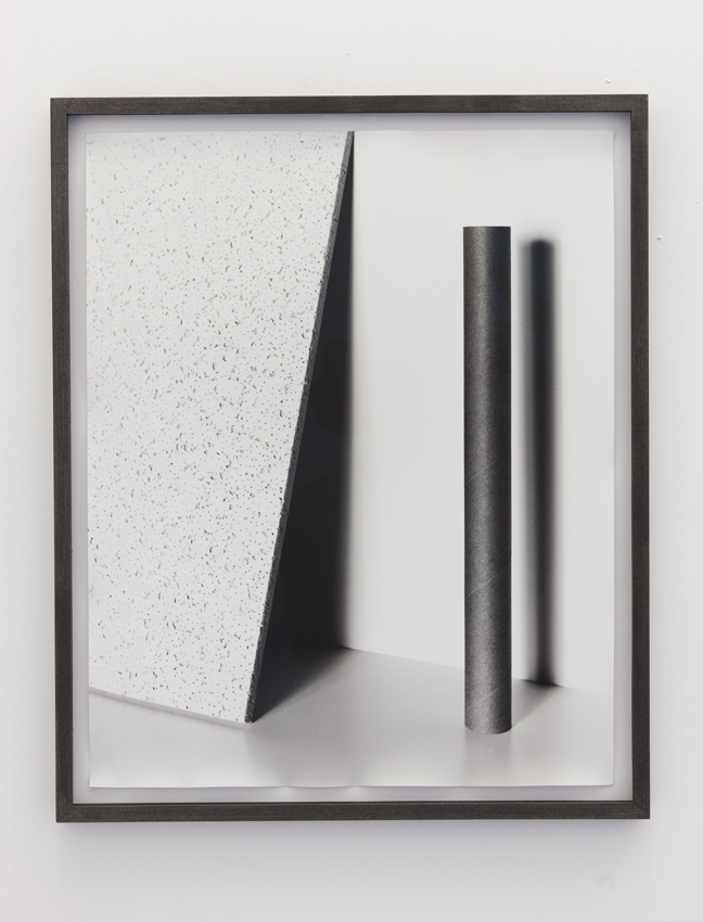 <i>triangle/tube</i>, 2011
</br>
silver gelatin print, 51 x 41 cm / 20 x 16.1 in 
>