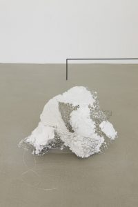<i>whoever you are</i>, 2010
</br>
wire net, plaster and dental floss
</br>
30 x 85 x 40 cm / 11.8 x 33.4 x 15.7 in 
