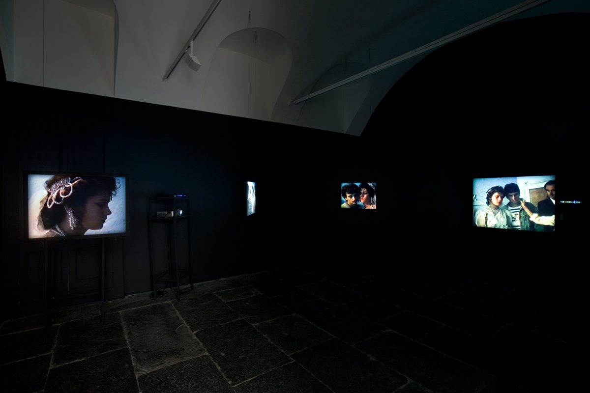 <i>last gestures</i>, 2009
</br>
4-channel video installation, rear projection, 10'44''>