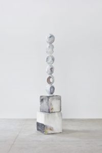 <i>spektor</i>, 2019
</br>
painted and laquered bronze, fibreglass, steel, paint
</br>
247 x 49,5 x 51 cm / 97.2 x 19.5 x 20.1 in