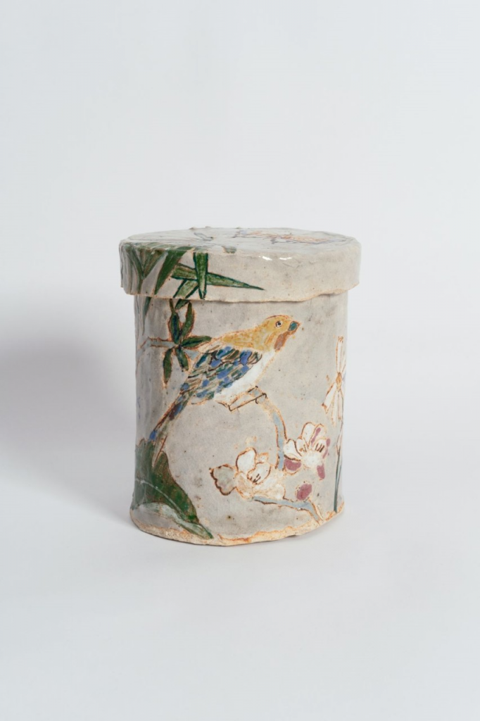 <i>untitled</I>, 1994
</br>
glazed ceramic, 14,2 x 11,4 x 11,7 cm / 5.6 x 5 x 5 in>