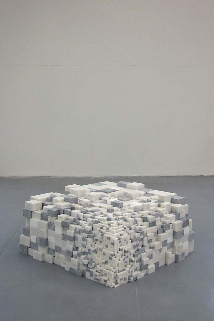 <i>sugar no sugar molecule</i>, 2002
</br>
sugar cubes, polystyrene, marble, 80 x 80 x 45 cm / 31.5 x 31.5 x 17.7 in>