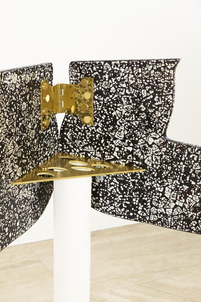 <i>Anthea Hamilton, Leg Chair (Rankaku II)</i>,2025
</br> wood, Rankaku (quail eggs and varnish), plaster, brass, steel fixing</br>85 x 90 x 62 cm / 33.4 x 35.4 x 24.4 in>